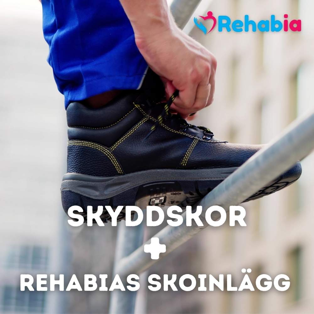 Person använder skyddsskor med Rehabias skoinlägg för ökad komfort och avlastning under arbetsdagen.